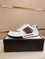 出厂价p Gucci 古奇 男士最新系列休闲便鞋 官网1 1打造 鞋面采用进口优质牛皮 内里采用优质羊皮内里柔软舒适 挑剔的选料精致的做工给您最好的享受 码数