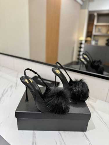 出厂价Pp： P460Yves Saint Laurent 圣罗兰Amber系列 凉鞋水貂毛 真正原版拆卸 鞋面全部定制级别材质，进口混种羊皮 水貂毛 内里 垫