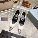 prada 222普拉达新品，工厂P价P Prada22 23Ss“T台秀款”,订购会最火爆的大粗跟,坡跟单鞋、 原版顶级开边珠牛皮制作、3D电子喷绘擦色效果。
