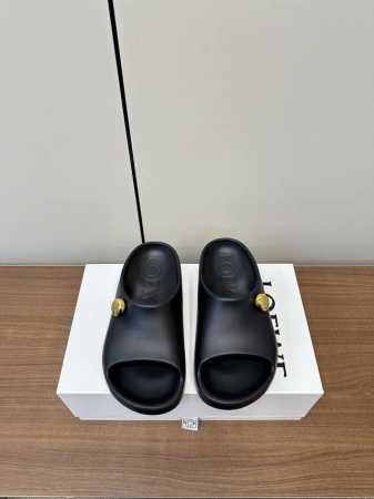 loewe｜罗意威夏季Paulas限定时尚拖鞋 超轻拖鞋，超舒服，湿水，去沙滩穿超合适的， 颜值也很高，高度2Cm那样，夏季必备款 橡胶发泡一体成型！电镀五金扣 - 点击图像关闭