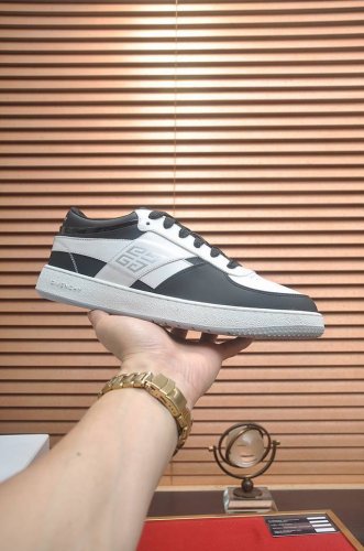 出厂价P Givenchy.纪梵希 专柜同步发售鞋面：意大利进口品牌印花布匹 尽显奢华，透气网布内里加上双层组合，脚感舒适，鞋底：原厂特供橡胶发泡大底，轻便，舒