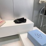 高品质出厂360！顶级品质 Prada普拉达25春夏新品三角标蝴蝶结玛丽珍单鞋芭蕾舞鞋！ 超级爆系列爆品，各大网红明星乔欣，程潇，刘令姿同款圆头三角扣 玛丽珍单