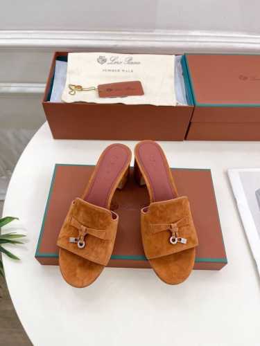 Loro Piana 乐悠翩雅 代购级别2025春夏新品 Summer Charms 经典金属吊坠羊猄面拖鞋 LP是意大利顶级奢侈品牌 低调奢华 设计都是一贯纯
