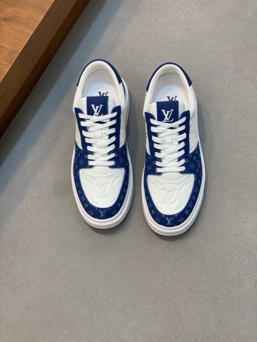 louis Vuitton 路易威登 -高端品质 原单 -鞋面：纳帕小牛皮、高周波品牌Logo -内里：高弹力帆布布匹，牛皮垫脚 -大底：超轻Tpu发泡成型大底