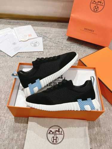 顶级版本2024ss Hermès 爱马仕 初秋新品情侣款 休闲鞋拼色设计MM风 超前时尚 简约高级 随意搭配 上脚非常轻便舒适鞋面：麂皮 牛皮内里：羊皮大底：