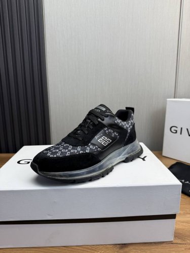 工厂P价 Gv *Y～纪梵希.全新Giv 男士休闲运动鞋，鞋面高密飞织制成！上脚效果帅气有型，增高4Cm，提升气场，轻质气垫大底，脚感舒适！ Size：39-4