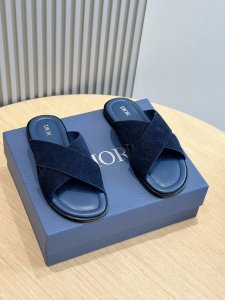 Dior 顶级版 Size39-44 38.45定做 2024Ss迪奥最新男款拖鞋必备。 Dior Alias男士真皮延边拖鞋 这款 Alias 凉鞋夏季新品