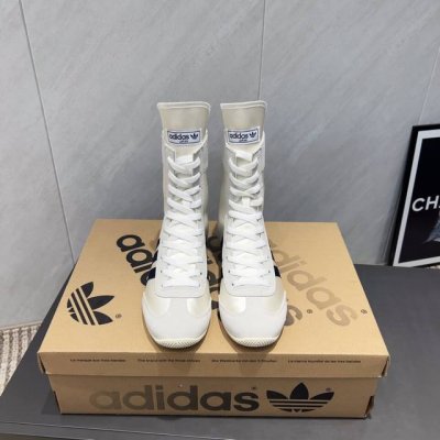 出厂： 独家顶级版本 Adidas 阿迪达斯 25Ss春夏新款系列 平底拼色休闲鞋 时尚百搭 超多网红时尚博主种草 不得不说这设计这颜色太出片了 基本不用任何搭