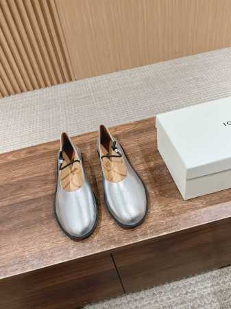 480 莞产 #之禾平底芭蕾单鞋 之禾作为国产品牌来说是一个骄傲！完全不输外国的众多大牌子～之禾的鞋款不仅富有设计感 还十分好穿 每一处的细节都能把脚修饰的得体 - 点击图像关闭