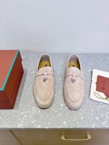 现货 Loro piana 25Ss春夏新款 英伦 乐福鞋 单鞋 原来这就是传说走两万步都不会累脚的夹脚凉鞋把颜值和脚感都拿捏住了 上脚一走就会被彻底沦陷 极简