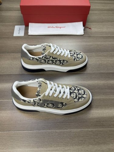 Ferragamo 菲拉格慕 实价 -高端品质 原单 -鞋面：纳帕小牛皮、品牌图腾帆布布匹、鞋身车缝品牌logo -内里：品牌帆布，垫脚；水染牛皮 -大底：橡胶