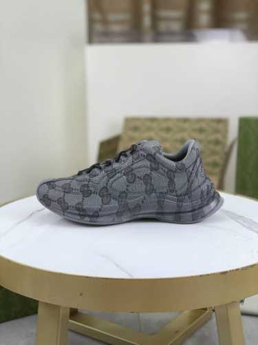出厂价 顶级版本 Gucci 古奇 最新款限定款情侣双g升级版休闲鞋！材料均为高端材料定制，超级好看，进口电绣工艺，请各位看清细节认准品质，独家开模高端大底，高