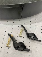 早春新品 面料 真丝 内里 羊皮 鞋底 牛皮 优雅风格 创造不一样的感觉 跟高 10 Cm 专柜包装 简约气质款式 Show Bdetails Size. 35