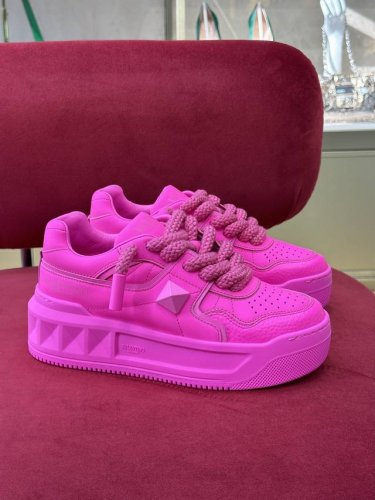 出厂 valenti No Ss23 New Arrival v家 厚底情侣款运动鞋 小牛皮鞋面 质感拉满 上脚真的超好穿又很舒服的 自带增高6公分 而且比往常
