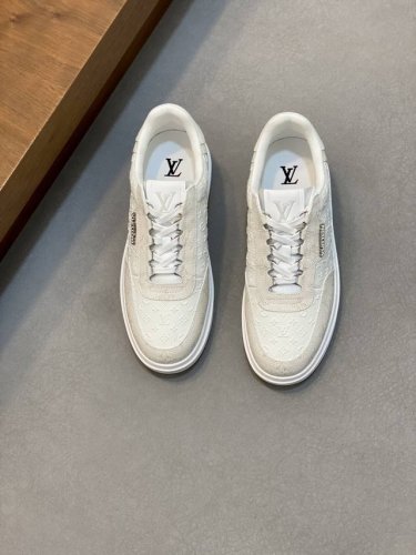 L 新品男士高端休闲运动鞋 选用进口头层牛皮丝印品牌Lougou 原版超轻Tpu大底 耐磨舒适 Monogram Lougou点缀橡胶外底 透气网布内里 百搭经