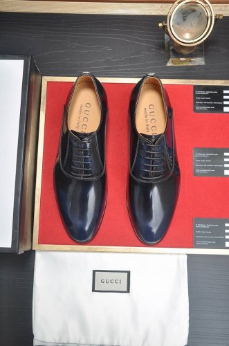 出厂价p 意大利顶级奢侈男鞋巨头 Gucci 古奇 全牛皮内里 新款报到原汁原味的欧式风格 赏心悦目为了让鞋子更加耐用不变形制作继续沿用传统做法 但仍然不乏创新