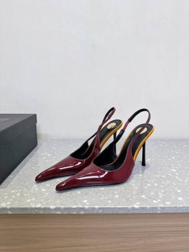 Saint Laurent 圣罗兰 25Ss春夏新款 尖头 高跟 凉鞋 走秀款 把美丽刑锯表现的淋漓尽致 姐姐的美丽尤物 又是人间 rose同款的化很好修饰脚型
