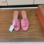 Loro Piana 羊京中跟拖鞋。鞋面羊京，羊皮内里及垫脚。真皮中底，真皮包跟。进口真皮大底，跟高8cm。码数：34-42 34、40、41、42定制不退换