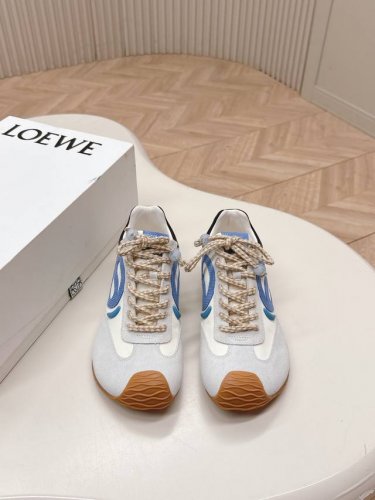 loewe罗意威2025巴黎时装周新Balletrunner 芭蕾运动鞋 阿甘鞋经典一眼就爱上的！拼接的极简风格真的做到极致！实在太百搭，随便穿搭就可以很高级，