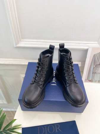 Dior 迪奥 24 2024秋冬新品 顶级版本 专柜主打新款 Miss Dior 系带马丁靴短靴 硬货上新 代购级别！高级感十足！国内外博主刷爆的一款，复古又 - 点击图像关闭