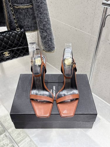 Saint Laurent 圣罗兰 Ysl 新款高跟凉鞋拖鞋 原版套楦 顶级品质 鞋面：牛皮 垫脚：进口羊皮里 五金：原版开模定制 大底：真皮大底 跟高：11C