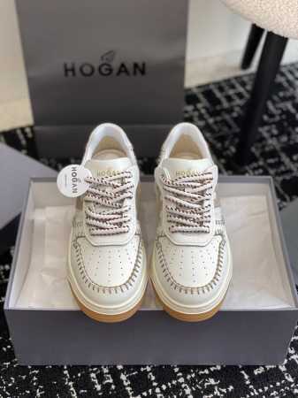代购级440 仅女款 Hogan 霍根L 24Cnew Arrival～ 春夏新款情侣板鞋饼干 小白鞋 专柜全套包装 多现货。 这款精选板鞋饼干鞋，专柜新款 断 - 点击图像关闭