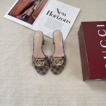 橙子出厂价p gucci 古驰 夏季新款 水钻双G扣粗跟拖鞋 一字拖 休闲凉拖 跟高 6Cm 码数 34-41 备注 34.40.41定制不退换