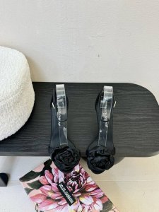 d&G古典与现代碰撞出的意式浪漫美学 杜嘉班纳 Dolce & Gabbana 线条，版型，看得到的高级感，非市场通货比 Dg杜嘉班纳秀场直击，同步更新 杜嘉班