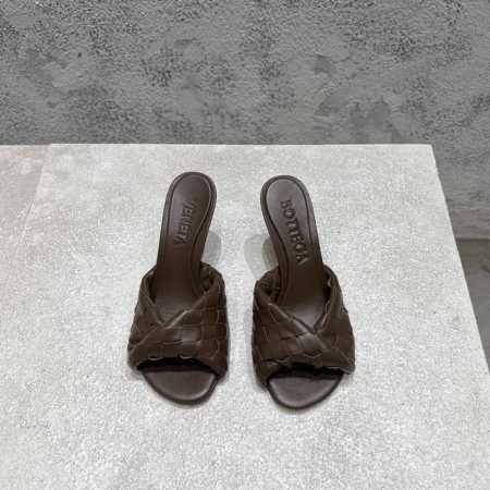 bottega Venet* 最新最经典猫跟凉鞋！扭结编织饰带 Ins&小红书巨多网红明星上身！上脚超性感！真的太美了！这款编织的鞋面超有高级感！高级穿着又仙女 - 点击图像关闭
