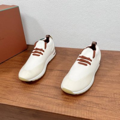 Loropiana 诺悠翩雅 360 Lp Flexy Walk男士运动鞋 这款运动鞋采用针织羊毛鞋面，后跟光滑小牛皮革包裹，套脚式设计搭配系带调节，鞋口复杂的