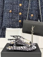 厂价 saint Laurent 圣罗兰25Ss 春夏新品夹脚凉鞋 精致时髦精必备单品 鞋面采用原版定制材质 内里踮脚混种羊皮 意大利进口真皮大底 size 3