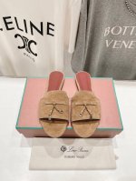 高版本出厂 Loro Piana* Lp 诺悠翩雅2025Ss春夏新款拖鞋 市场顶级品质 极简高级大方～高级而舒适的气息～ 夏天当然就得美美哒～ 上脚柔软舒适度