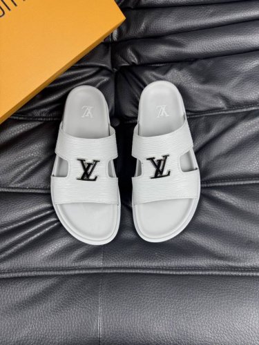 38-45 Louis V*高端精品 奢品拖鞋 1:1高端品质 休闲阳光宽松舒适型 最高版本高品质精品 经夏季必入哦