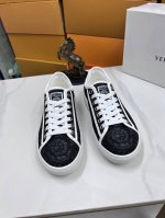 出厂价p 范思哲 新款 精品休闲鞋 原版高品质鞋面进口拼接制作 真皮内里加厚乳胶鞋垫版型时尚 动感十足原版芬迪舒适大底 简洁大方运动休闲 码数38-44G