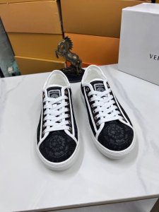 出厂价p 范思哲 新款 精品休闲鞋 原版高品质鞋面进口拼接制作 真皮内里加厚乳胶鞋垫版型时尚 动感十足原版芬迪舒适大底 简洁大方运动休闲 码数38-44G