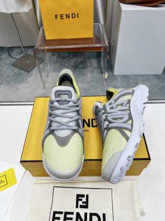 2024 fendi 最新款休闲运动男鞋，白色高科技网面材质，轻盈柔韧橡胶跑步鞋。 四个颜色任你挑，喜欢的欢迎下单过来 码数40-45 - 点击图像关闭