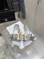 chloe 克洛伊 25春夏新款绝美蝴蝶结扣带方头平底拖鞋！时尚界久违的极简之美 经典时尚配色 毫不费力的优雅风来袭 时髦 精致 绝美 ！ 时尚气质简约新款日常