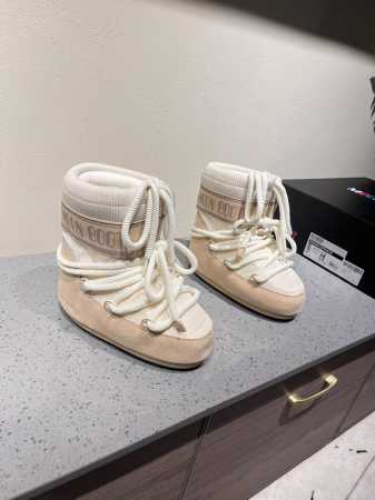 独家顶级版本 Moon Boot2024vs秋冬最新款雪地靴系列 丑萌雪地短靴 忘了UGG吧，时髦人都在穿Moon Boot雪地靴 如果你难以接受UGG - 点击图像关闭