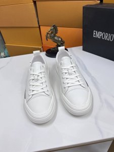 出厂价Pp： 阿玛尼 休闲板鞋 官网同步新款 进口打蜡牛皮真皮内里制作原版中底 私家定制滴胶发泡大底大底组合 38-44X