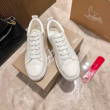 出厂： 定制款 Cl低帮板鞋系列 铆钉 水钻 运动鞋休闲鞋红底鞋 情侣款 码数：女34-40，男40-47 - 点击图像关闭