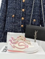厂价 loew*25Ss早春新品走秀芭蕾舞休闲 运动德训鞋 丑萌得有点可爱 一眼被种草了 这几个颜色特别好看 让人动心的感觉 巨多客户反馈舒适度极高的一款德训鞋