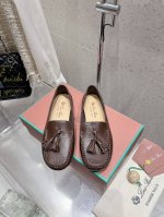 出厂 Loro Piana* Lp诺悠翩雅新款流苏豆豆鞋一脚蹬乐福鞋 简约时尚 脚感超级舒适 一天可以暴走两万步的鞋子 超级百搭款！ 鞋面采用独特针织面料制作工