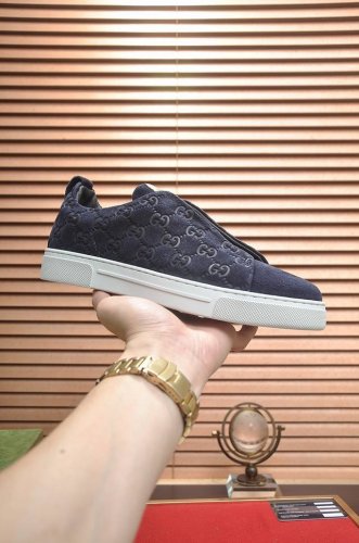 出厂价 Gucci 古奇 官网1:1运动男鞋火爆上市，采用原版布料+水染羊皮内里，再加官网原版1:1舒适大底。时尚百搭，着脚超舒适、透气。标准鞋码38 45 4