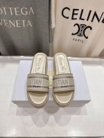 高版本出厂 Dior*迪奥D家2025Ss春夏新款仙女风麻绳厚底拖鞋 1:1原版复刻 市面上最高版本 各路时尚博主刷爆小红书！超时髦又充满高级感的单品！轻松打造