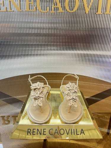 顶级版 2024芮妮乔薇拉 新款花朵凉鞋，手工镶嵌的同色水晶，三种规格的成叠精致花瓣，平底设计，让你魅力和舒适同时拥有， 鞋面：进口羊皮施华洛水晶 内里：珠光羊