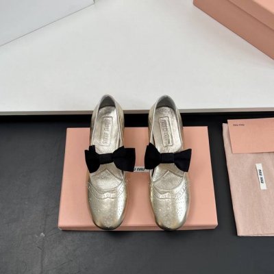 厂价 高版本！Miu Miu 缪缪 布洛克皮鞋 25 早春新品 专柜主打最新走秀款 蝴蝶结复古玛丽珍粗跟单鞋火爆上新！ 缪家高货 顶级工艺打造精品质感 无敌舒适
