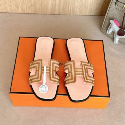 可配飞机盒50出厂价p Hermes 爱马仕H拖鞋Oran凉鞋系列 时尚又百搭 超级舒服 每个细节都做到极致 原版麂皮烫钻 原版1:1独家私模鞋面 原版真皮沿条