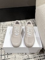 顶级版本 Celine赛琳 25 最新 Block系列 系带 休闲 运动鞋 Triomphe 皮革贴饰，瞬间给这款 Block 运动鞋注入了清新柔美的魅力，爱了