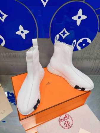 工厂价: 情侣款 品牌：Hermes -Hermes- H H ERMèS爱马仕市面顶级版本 专柜断货王，红薯上的安利款，休闲袜子鞋，鞋头鞋尾侧边都有H字母图案 - 点击图像关闭