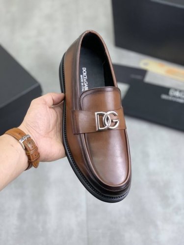 工厂P价P 实价 原单品质 专柜同步 Dolce&Gabbana 杜嘉班纳 ～高品质. Dg懒人豆豆皮鞋、众多明星至爱，采用高端进口头层小牛皮拼接设计+牛皮内里